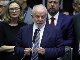 Governo ameaça tirar cargo de deputados que assinaram impeachment contra Lula