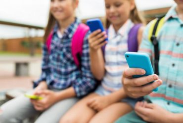 MPPI recomenda que escolas piauienses proíbam o uso de celulares durante as aulas