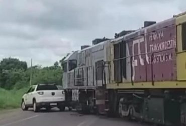 Vídeo: Motorista é arrastado por trem após invadir linha férrea na BR-343 no Piauí