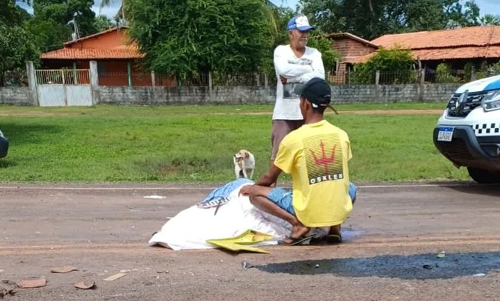 Cantor de forró morre após colidir frontalmente contra caminhão de carga no Piauí