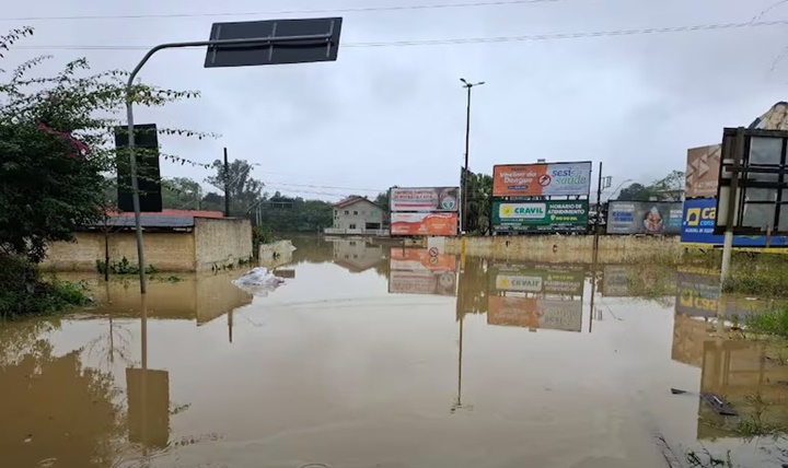 Chuvas torrenciais chega em Santa Catarina e afeta mais de 20 municípios