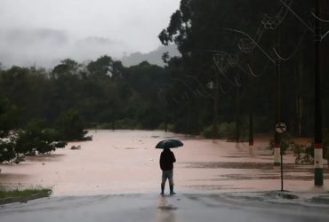 Governador do Rio Grande do Sul alerta para "maior desastre da história" do estado