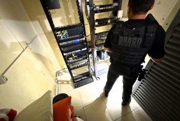 PC-PI prende três pessoas e recupera equipamentos furtados de operadoras de internet