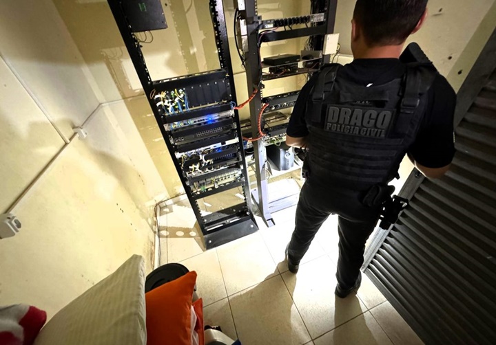 PC-PI prende três pessoas e recupera equipamentos furtados de operadoras de internet 