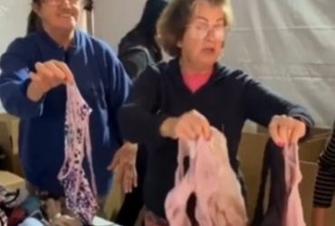 Vídeo: Mulheres reclamam sobre doação de roupas íntimas velhas e sujas