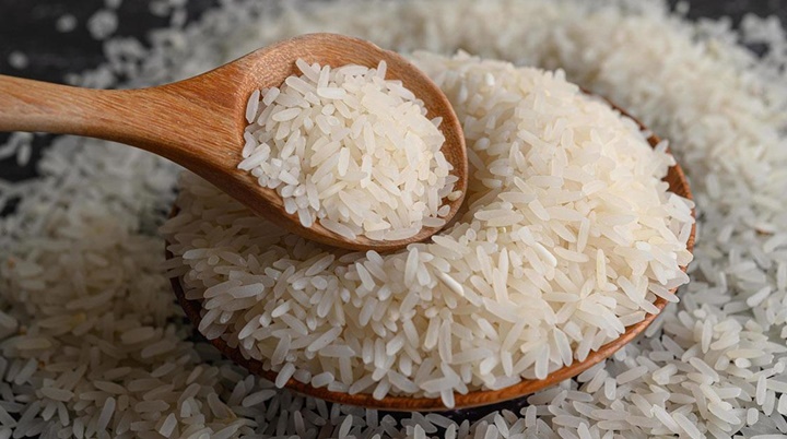 Governo cancela compra de arroz importado após irregularidades, secretário pede demissão em seguida