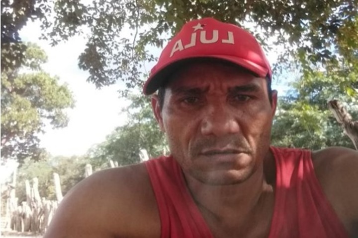 Homem mata esposa a golpes de facão na frente de criança de 11 anos no Maranhão