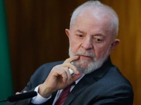 Lula diz à mãe de três crianças que ela deve parar de ter filhos e ir estudar