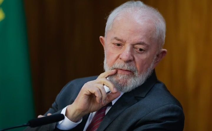 Lula diz à mãe de três crianças que ela deve parar de ter filhos e ir estudar