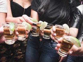 Mulheres estão cada vez mais consumindo bebidas alcoólicas, aponta pesquisa