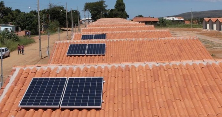 Projeto de Lei quer tornar energia solar mais acessível para famílias de baixa renda