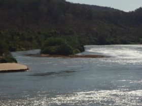 Jovem desaparece nas águas do Rio Parnaíba após tentativa de travessia a nado