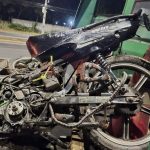 Moto fica totalmente destruída após acidente na BR-343