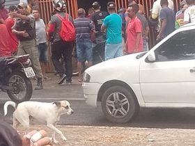 População reage e espanca bandido após serem agredidos em assalto a bar no Piauí