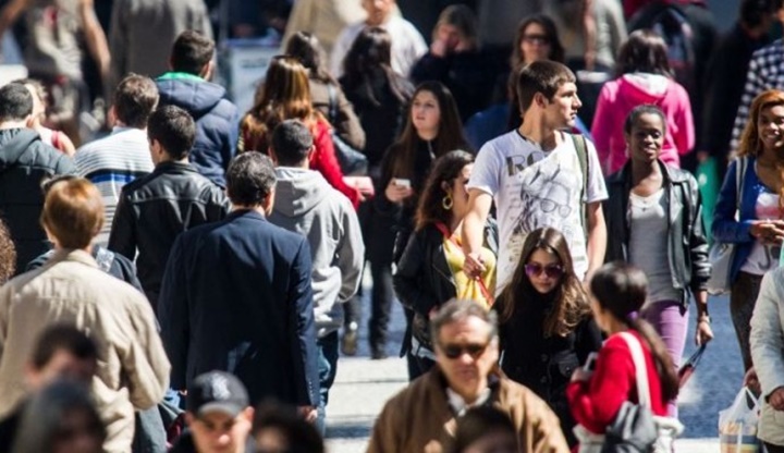 População brasileira começará a diminuir em 2042, aponta IBGE