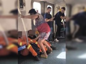 Preconceito? Mulher agride gari em metrô no DF