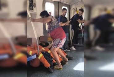 Preconceito? Mulher agride gari em metrô no DF