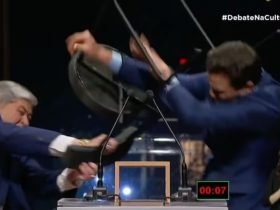 Datena da cadeirada em Marçal após ser chamado de 'arregão' durante debate ao vivo