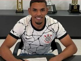 Jovem piauiense assina contrato com o Corinthians