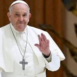 Papa Francisco diz que ter pet no lugar de filhos 'não é certo'