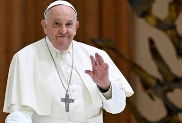 Papa Francisco diz que ter pet no lugar de filhos 'não é certo'