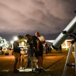 Cometa passará perto da terra e poderá ser visto no Brasil