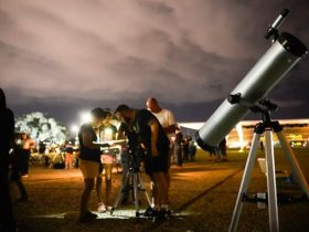 Cometa passará perto da terra e poderá ser visto no Brasil