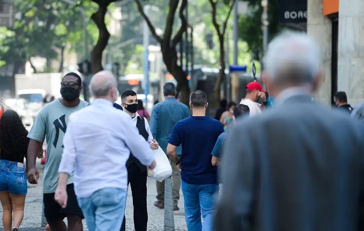 Expectativa de vida do brasileiro aumenta para 76,4 anos. aponta IBGE