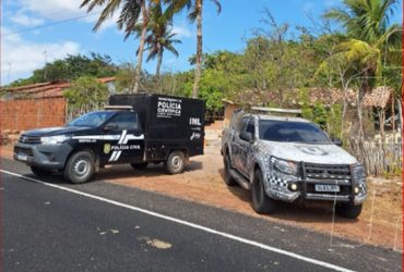 Três suspeitos invadem casa, pedem para esposa e filha saírem e executam homem com mais de 10 disparos no Piauí