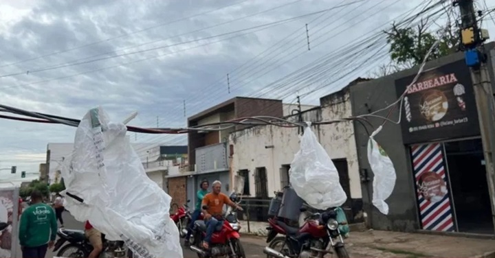 Caminhão arrasta fios elétricos e motociclista morre ao enroscar na fiação e cair no Piauí