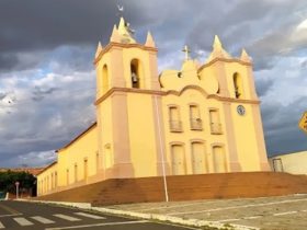 Igreja suspende missas após risco do teto desabar em Jaicós