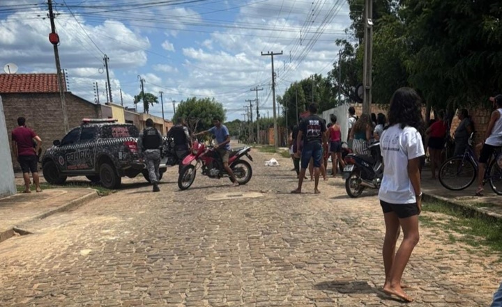 Mãe é esfaqueada após proteger filha durante surto psicótico do filho do Piauí