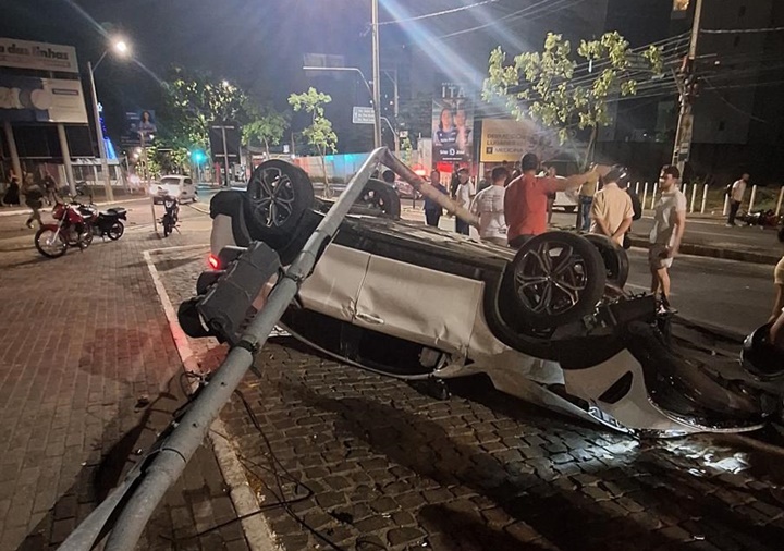 Mulher morre e marido fica em estado grave após colisão violenta no Piauí