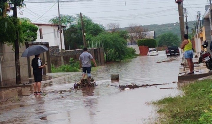 Picos tem previsão de mais chuvas e Bombeiros alertam para alagamentos