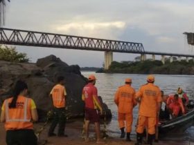 Sobe para 12 o número de mortos após queda de ponte