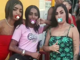 Chupeta vira moda entre as mulheres e é a grande aposta de acessórios para Carnaval 2025