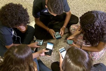 Governo regulamente lei que restringe o uso de celulares em escolas públicas e privadas