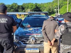 Homem é flagrado tentando arremessar celulares e drogas em penitenciária de Altos