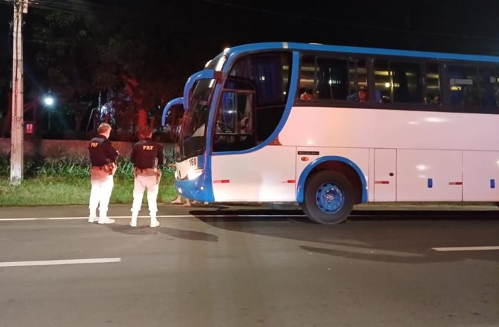 PRF intensifica fiscalização em ônibus de viagem nas rodovias federais do Piauí