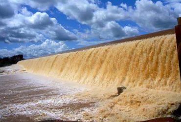 Barragens piauienses ultrapassam o volume máximo e transbordam