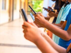 Projeto de lei propõe aumentar pena para quem compra ou vende celulares roubados