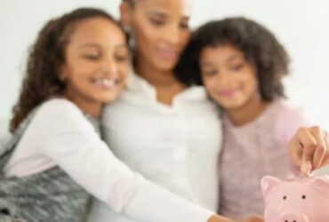 Auxílio Mãe Solteira de R$ 1.200? Veja detalhes sobre o novo projeto de lei
