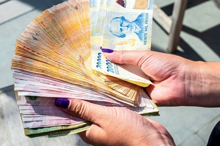 Mulher é presa após receber PIX por engano e gastar R$ 2,4 milhões em um dia