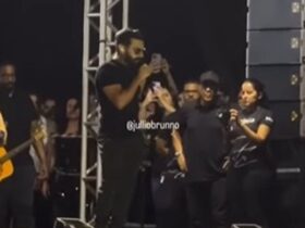 Mulher é retirada do show de Pablo após arremessar bebida no cantor no Piauí