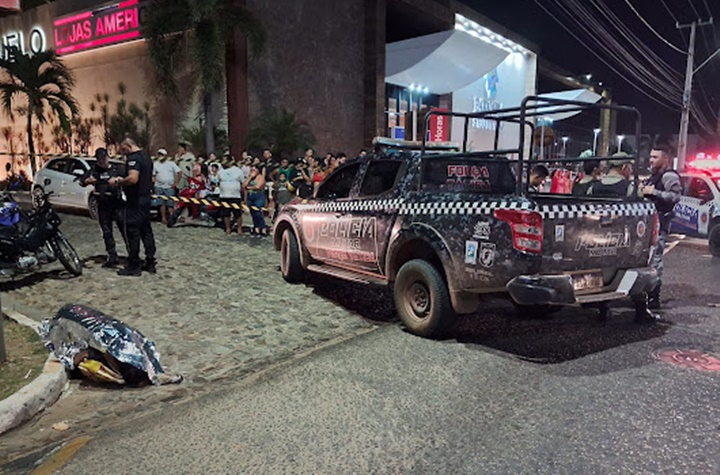 Briga entre flanelinhas termina com um morto e outro preso em shopping do Piauí