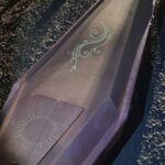 Caixão cai de carro funerário e é encontrado às margens da BR-316