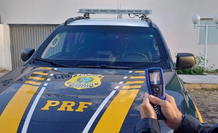 Mulher é presa após pilotar moto embriagada em Campo Maior
